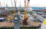 全球單機容量最大漂浮式風(fēng)電平臺“OceanX”正式進入塔筒吊裝階段