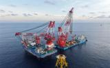 中國(guó)鐵建港航局海上風(fēng)電施工重大突破：雙“艦”合璧 助力深遠(yuǎn)海風(fēng)電開發(fā)