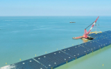 上海市：打造大規(guī)模海上光伏基地 推動(dòng)?xùn)|海大橋等海上光伏項(xiàng)目建設(shè)及并網(wǎng)投運(yùn)