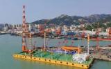 國內(nèi)首艘專為海上光伏項目設(shè)計建造的特種工程船——“藍鯤02”